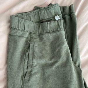 Lululemon Full length Jogger - Olive Green Sz. 10